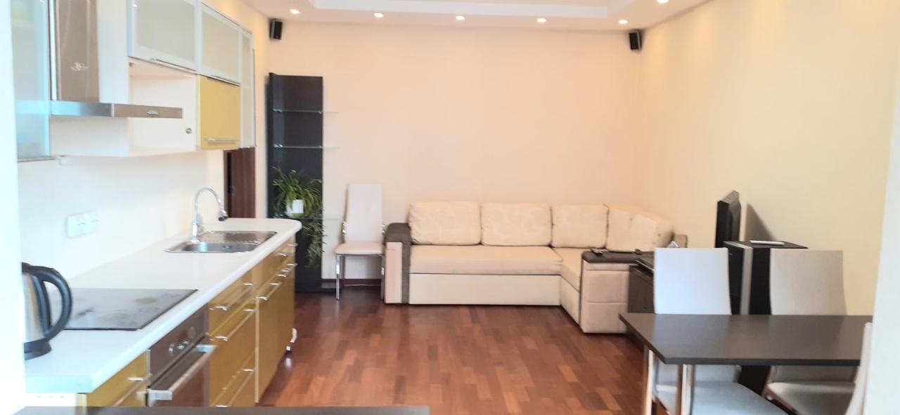 1/10 Вулиця Радунська Apartment Kyiv Exterior photo
